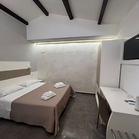Afrodite Accomodation トロペーア エクステリア 写真