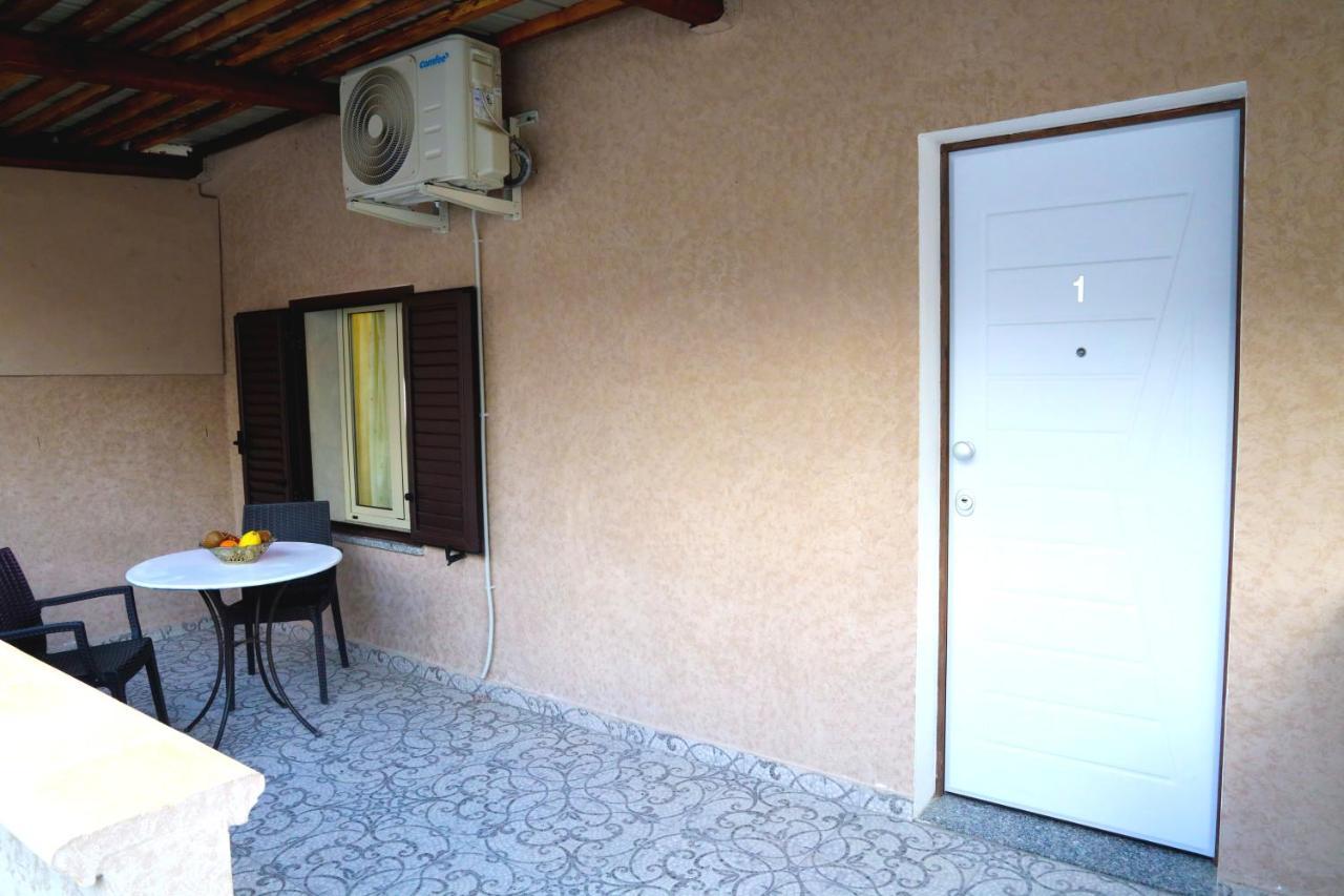 Afrodite Accomodation トロペーア エクステリア 写真