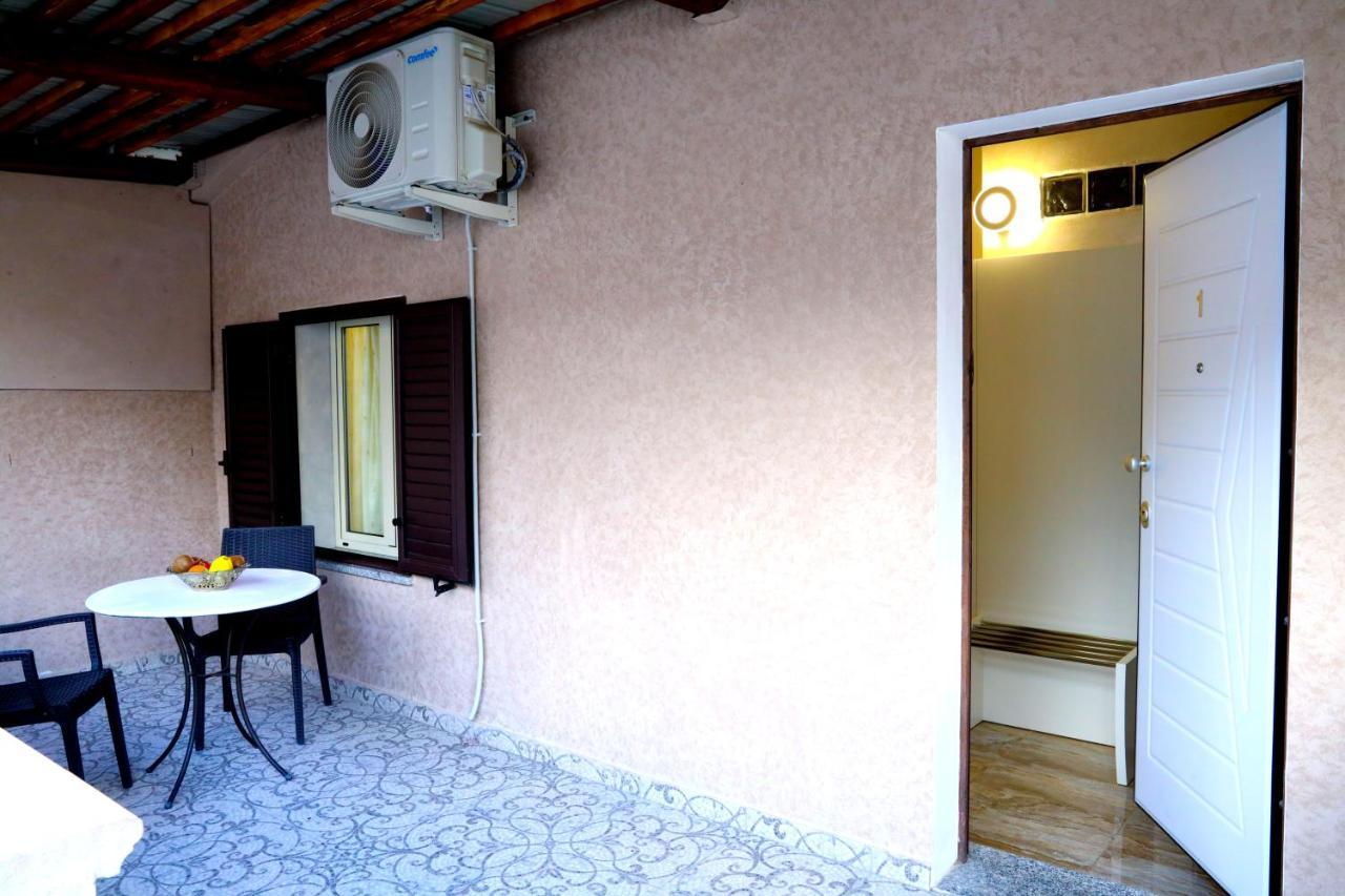 Afrodite Accomodation トロペーア エクステリア 写真