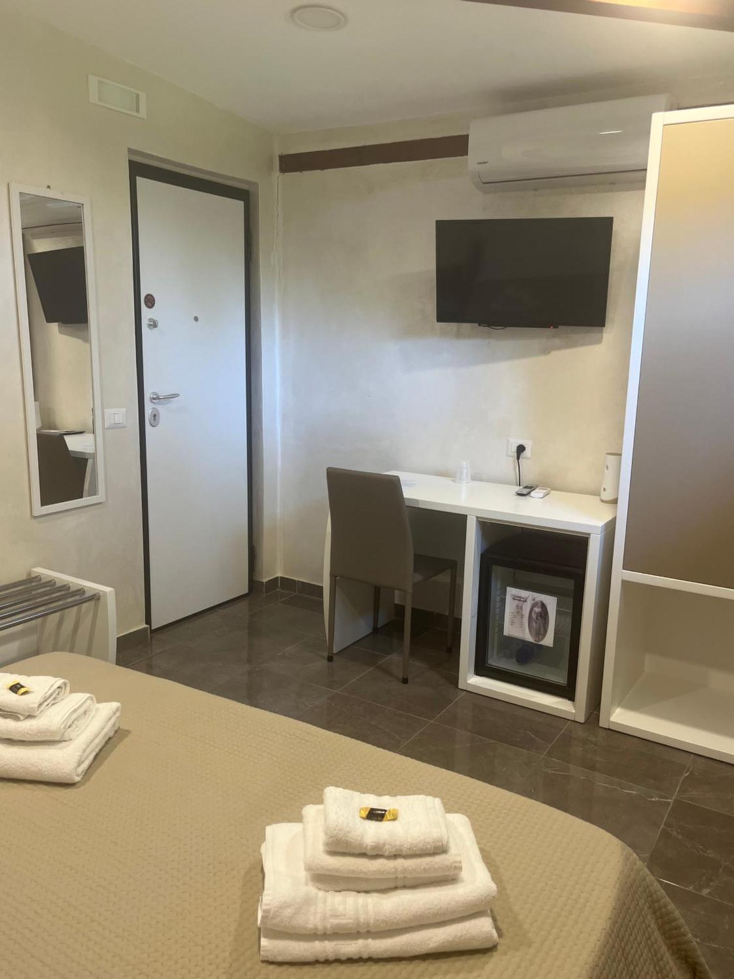 Afrodite Accomodation トロペーア エクステリア 写真