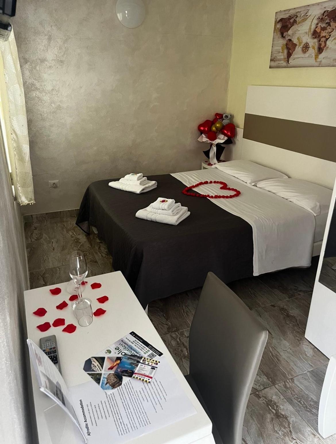 Afrodite Accomodation トロペーア エクステリア 写真