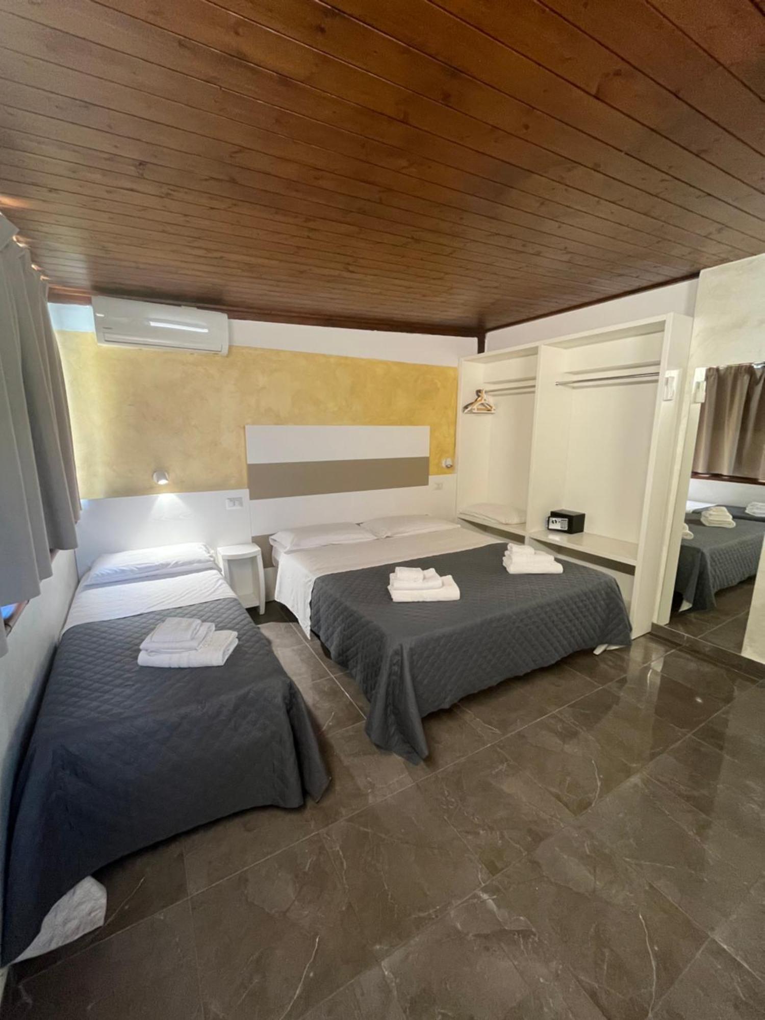 Afrodite Accomodation トロペーア エクステリア 写真